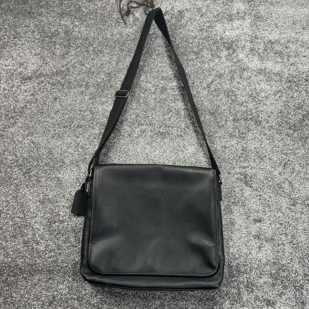 Levenger Black Leather Messenger Laptop Bag Pebbled Leather RFID Blocking